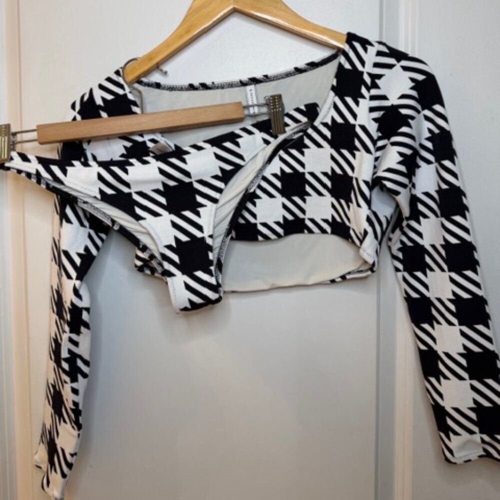 SOLID & STRIPED Black and White Long Sleeve Bikini Top - Picture 2 of 5
